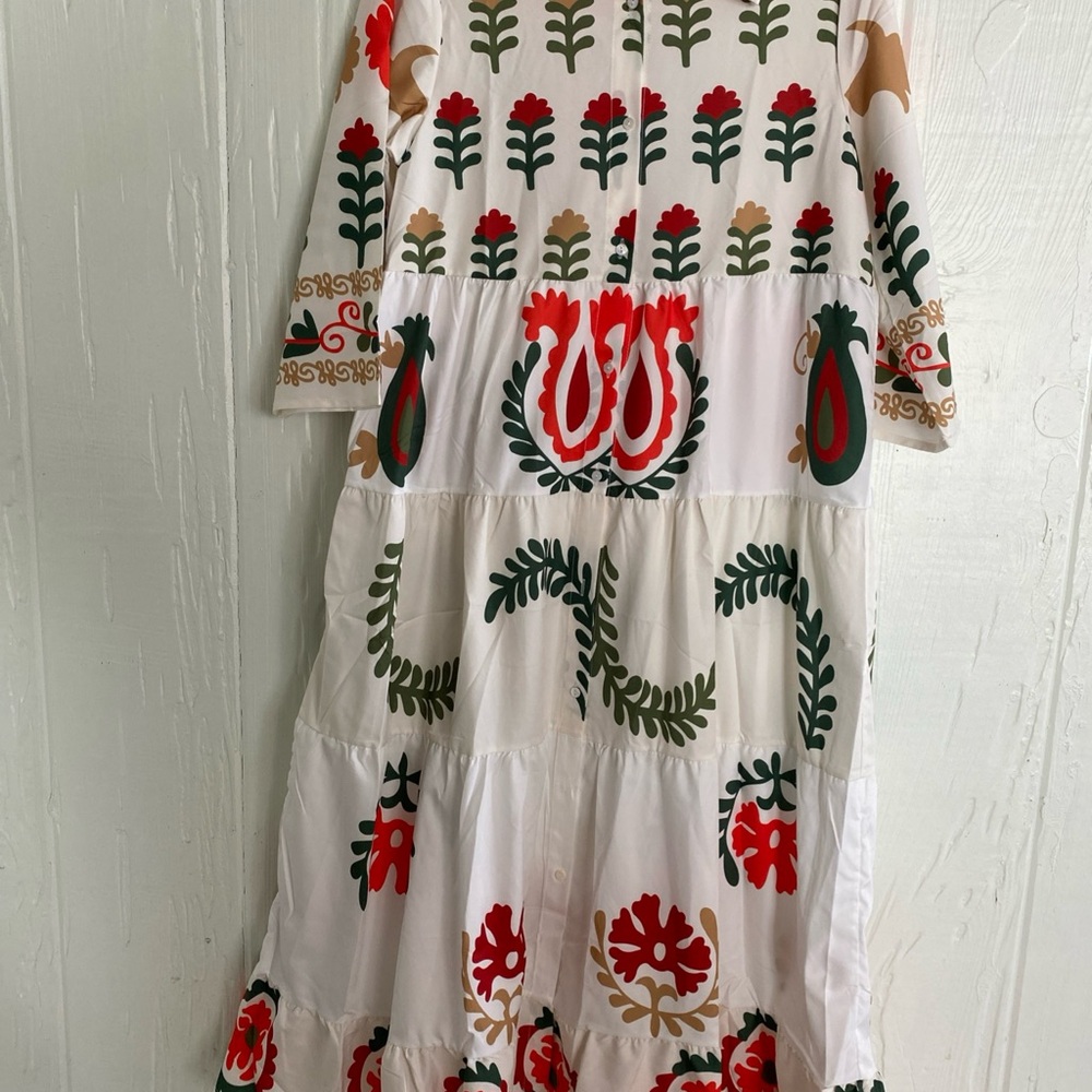 Floral Patterned Dress with Red and Green Accents size Large Maxi Button down